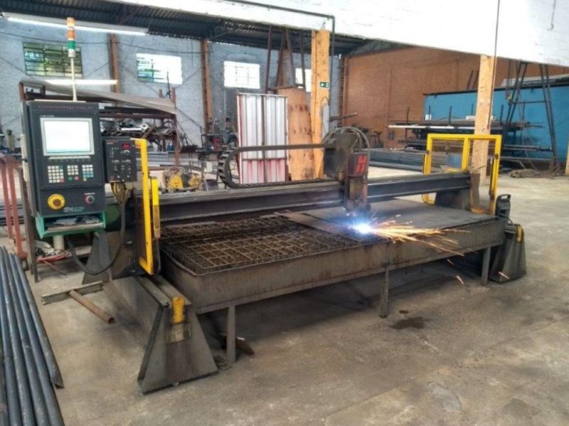 Serviço de corte de chapas CNC